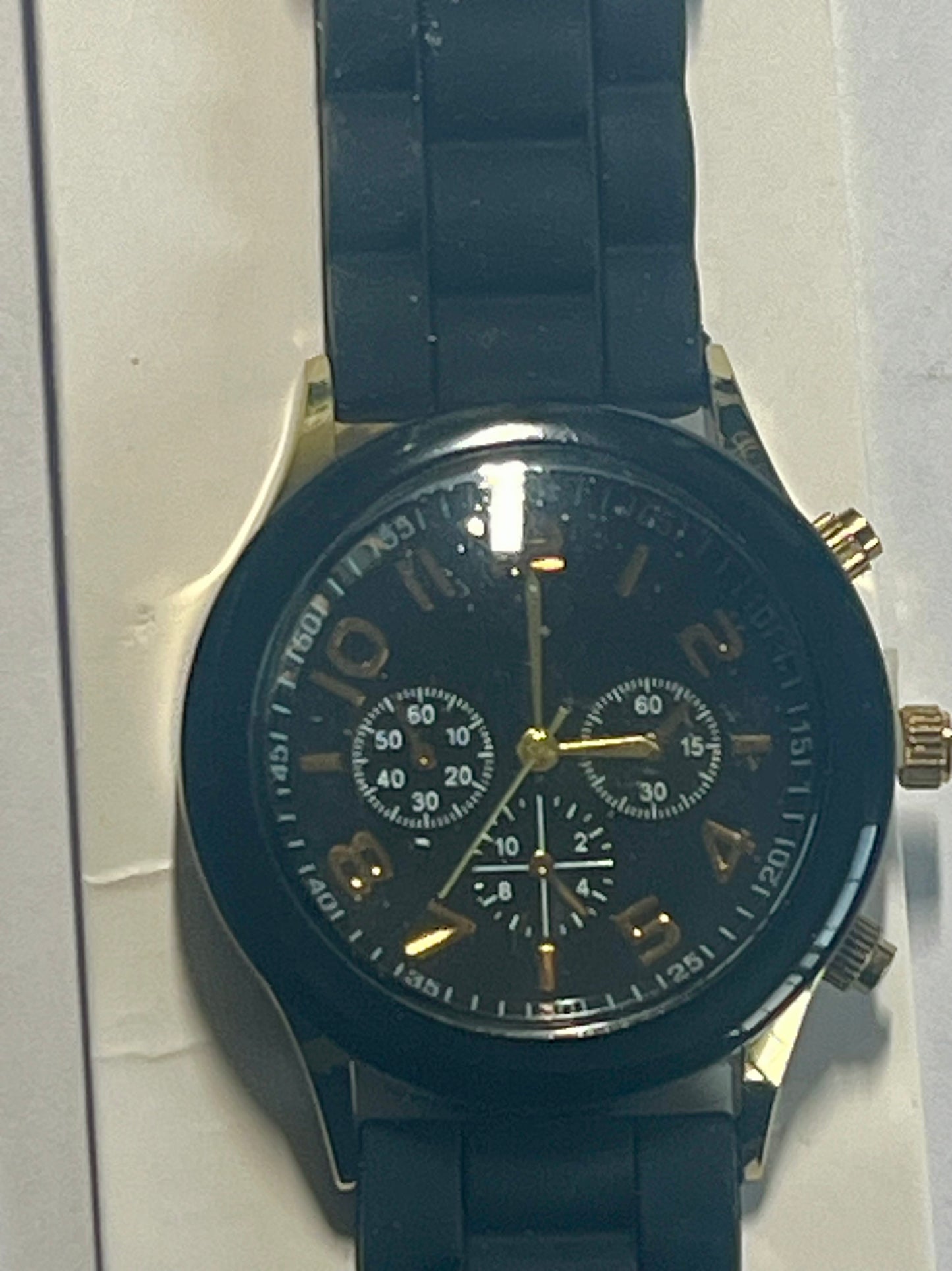 New Fashion Watch with Plastic Band for DIYs and Crafts