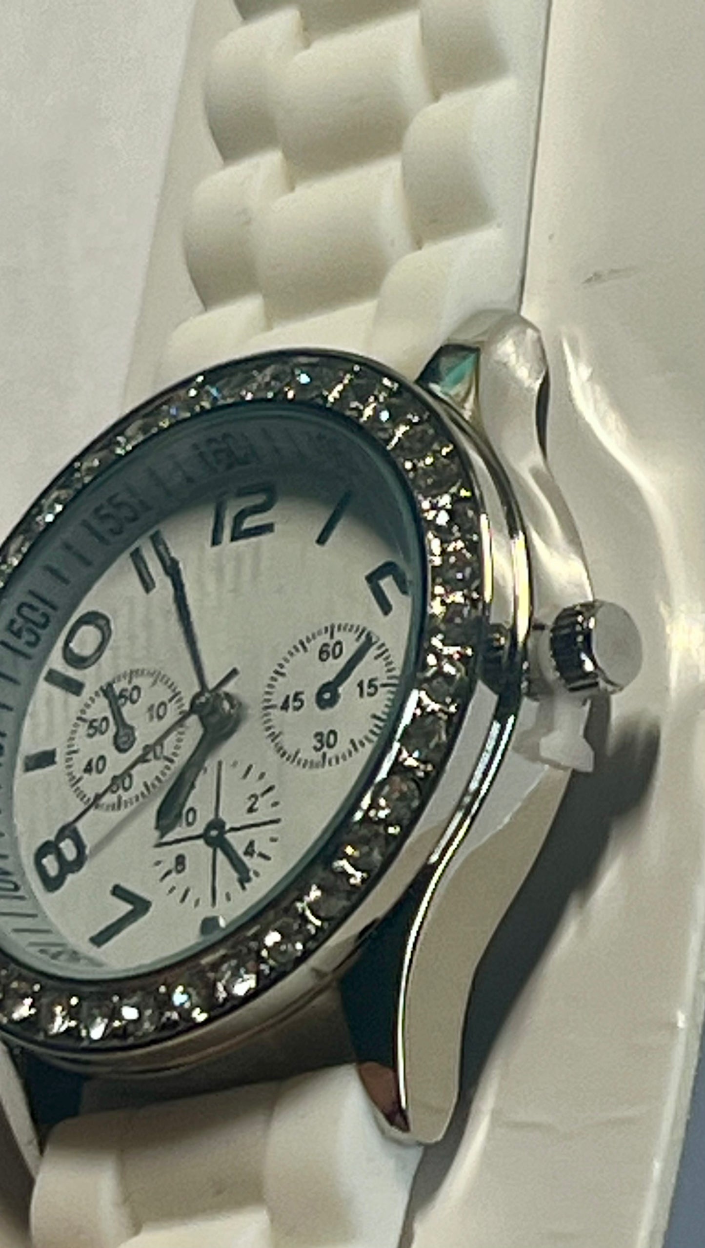 New Fashion Watch with Plastic Band for DIYs and Crafts